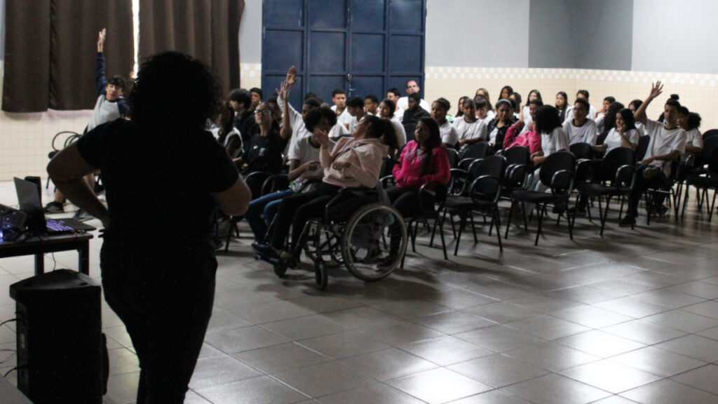 auditorio-fala-1-minuto-pelo-clima