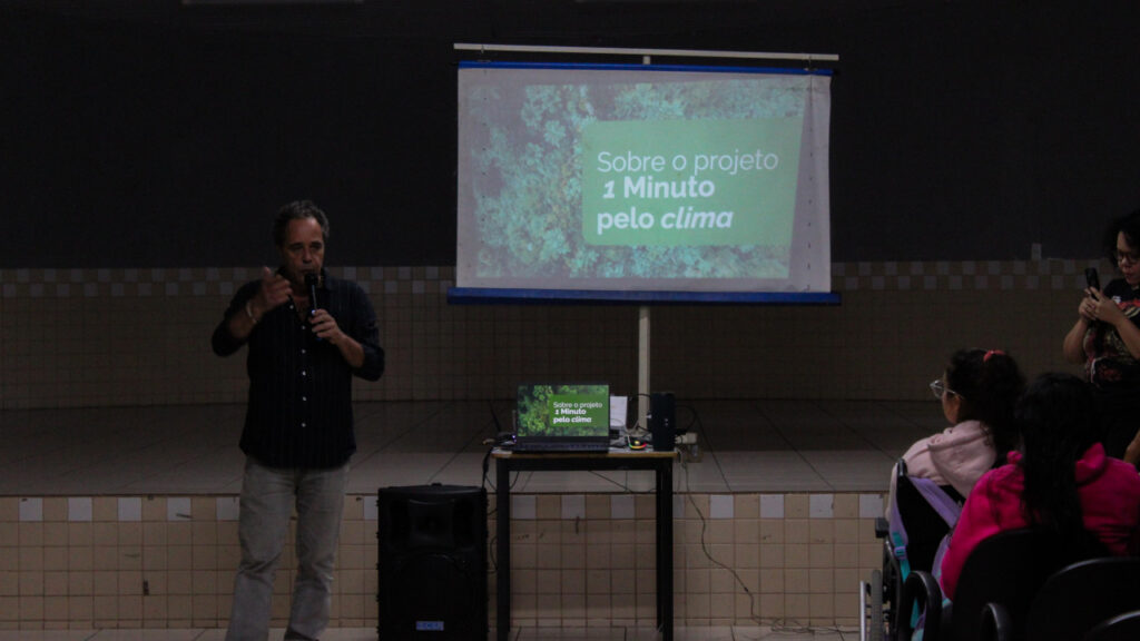 auditorio-fala-1-minuto-pelo-clima